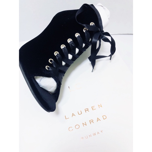 SOLD LC Lauren Conrad Black Velvet High Heels - Picture 4 of 8